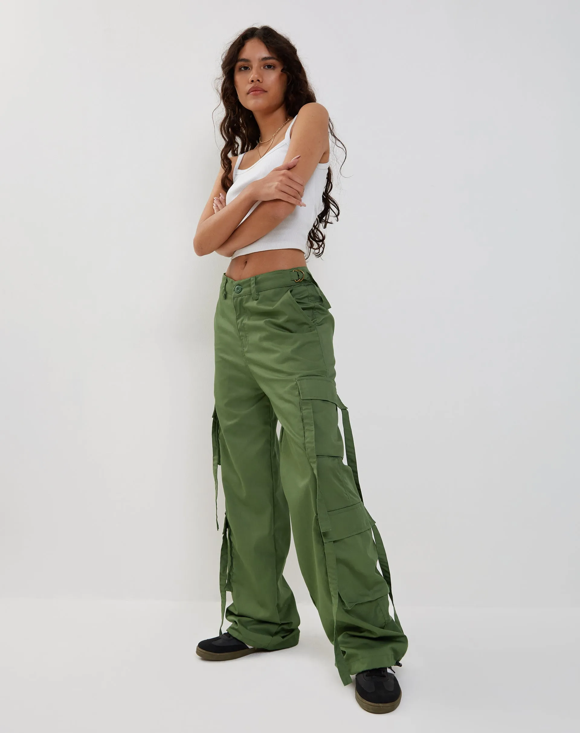 Edgar Wide Leg Cargo Trouser in Military Green