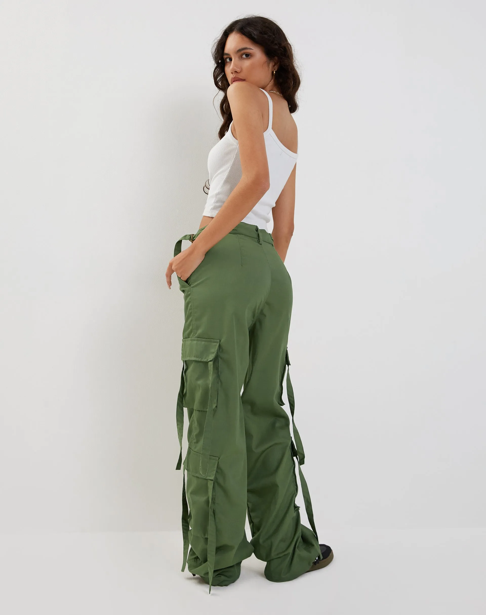 Edgar Wide Leg Cargo Trouser in Military Green