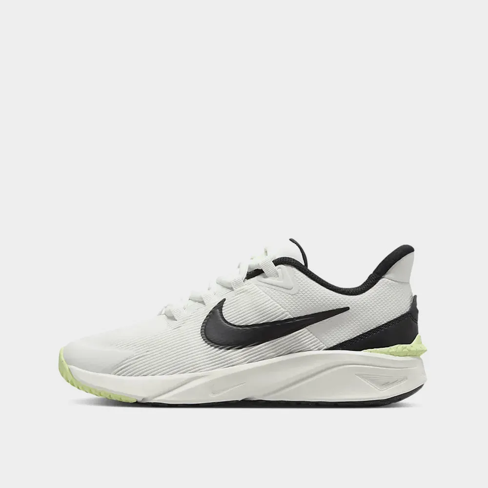 Nike Youth Star Runner 4 Sneaker White Black _ 181920 _ White